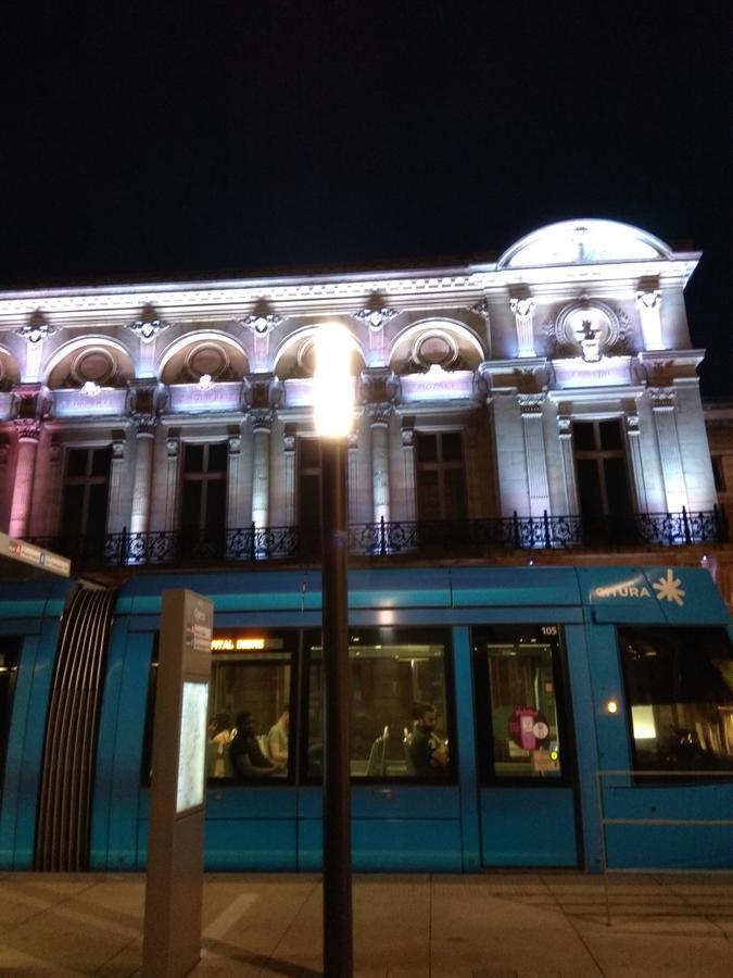 Le Monopole Hotel Reims Bagian luar foto