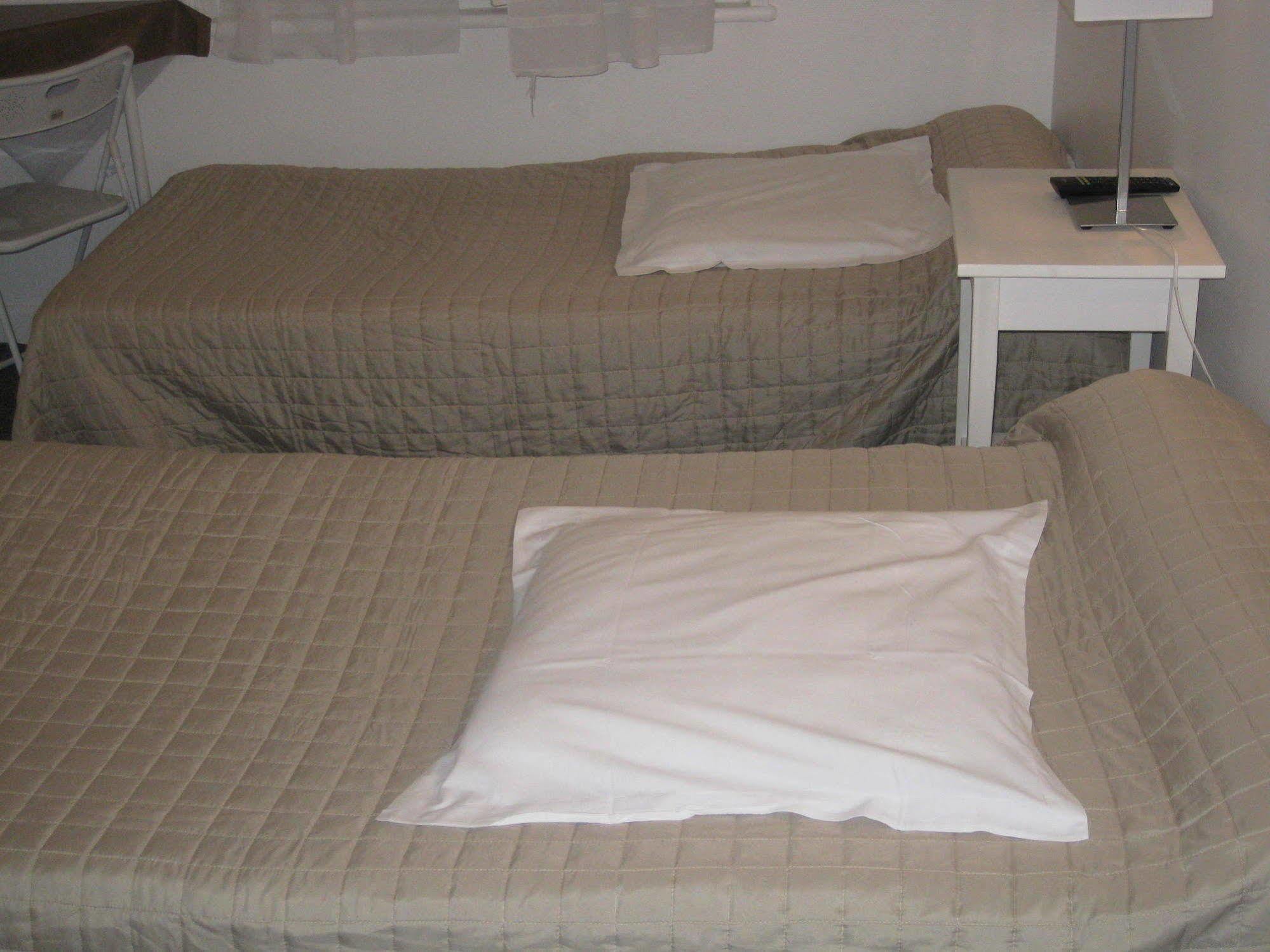 Le Monopole Hotel Reims Bagian luar foto