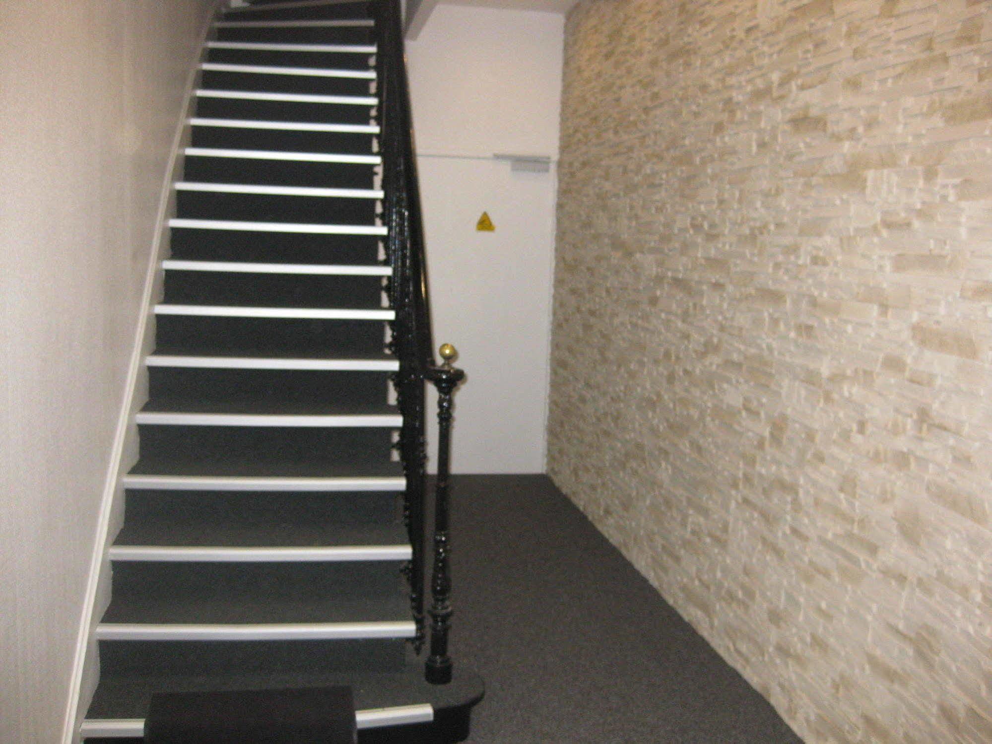 Le Monopole Hotel Reims Bagian luar foto