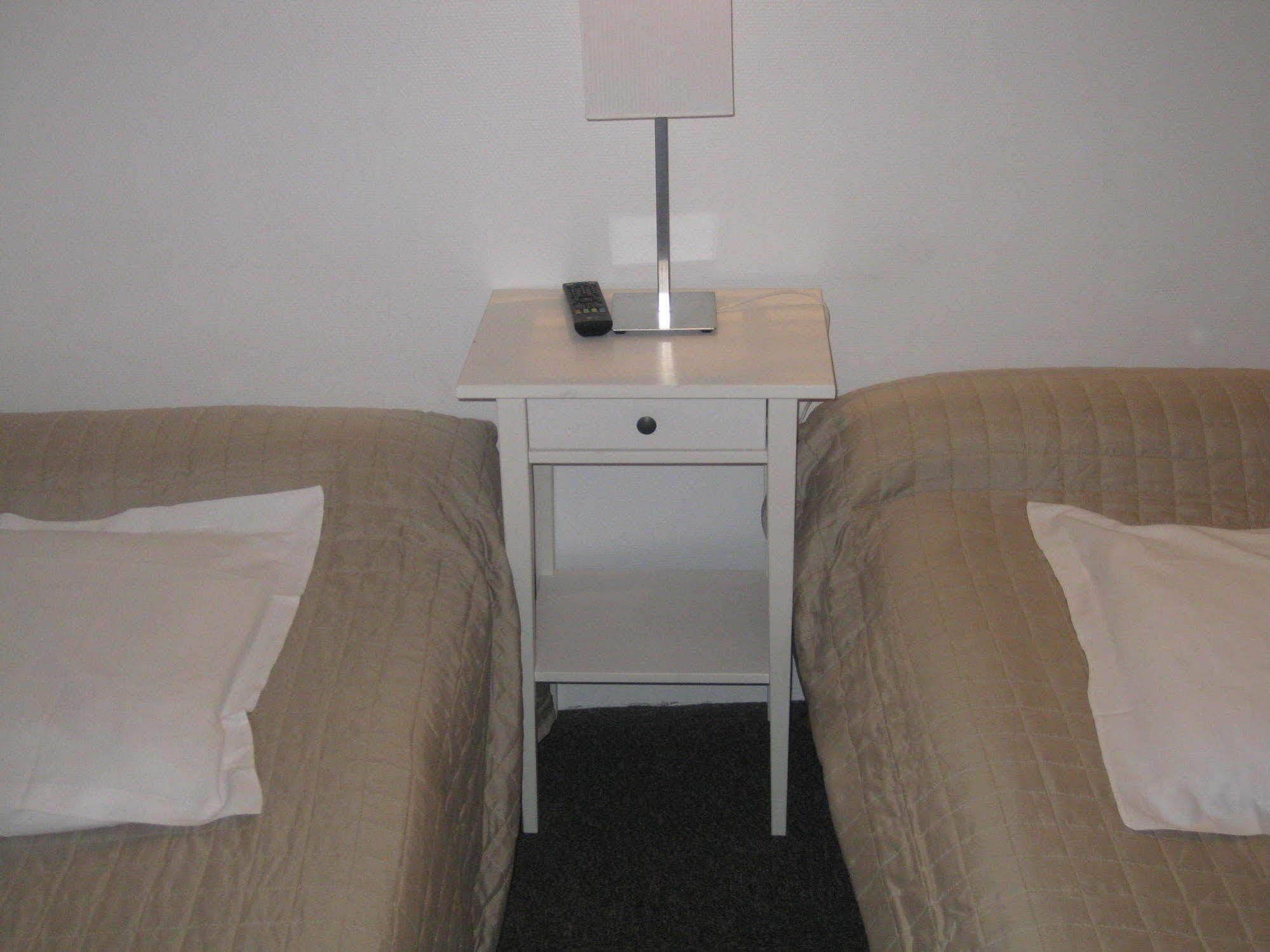 Le Monopole Hotel Reims Bagian luar foto